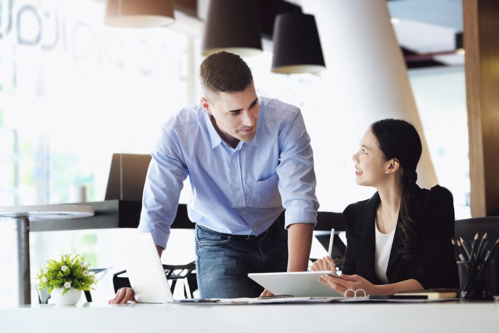 Acheter une entreprise ou fonder une start-up : Le guide pour choisir la meilleure voie entrepreneuriale